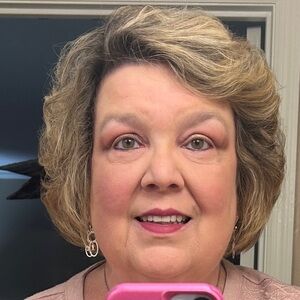 Meet your Posher, Angela